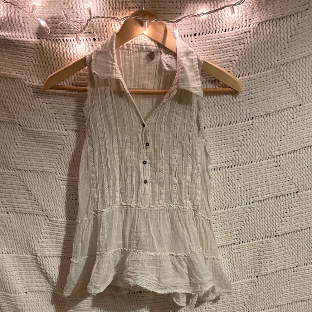 Free People Cream Textured Sleeveless Button-Front Peplum Camisole